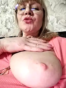 gentleblonde's cam snapshot