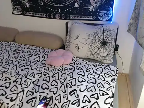 AlienforTwenty's cam snapshot