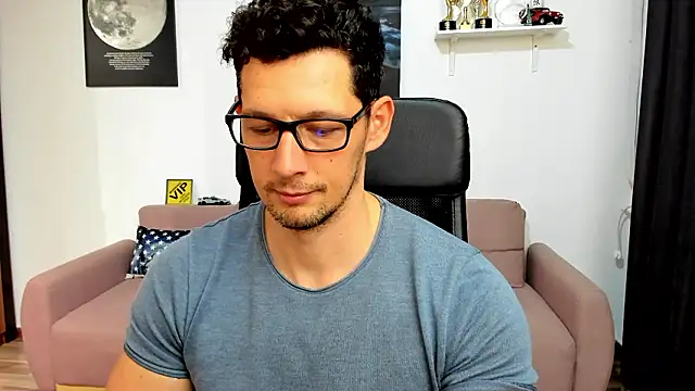 BrutusK08 live sex cam