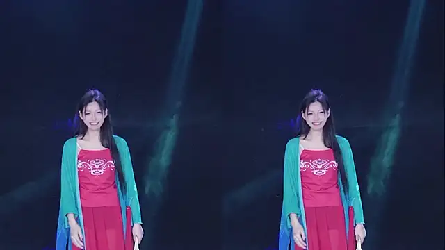 SuperGirl-100's cam snapshot