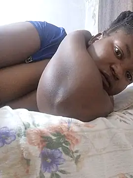 CandyYumsAerolaX's cam snapshot