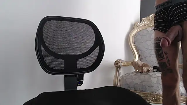 bigdick_monster1 live sex cam