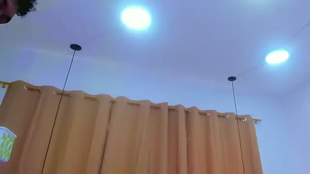 emma_and_michael's cam snapshot