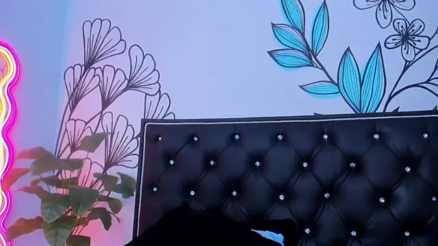 Sweet_Ariadna_'s cam snapshot