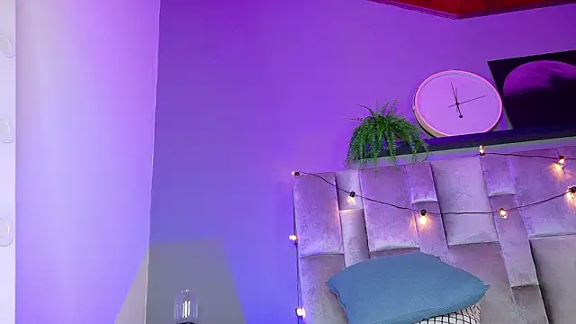 alaia-rogers live sex cam