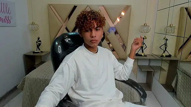 Anyelo_Twink live sex cam