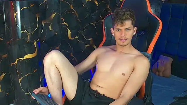 davilap_toyboy's cam snapshot