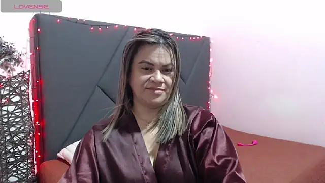 pamela_echeverria's cam snapshot