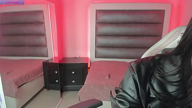 Andrea_brunette_'s cam snapshot