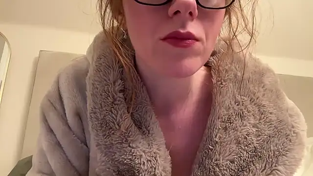 redheadrosie69's cam snapshot