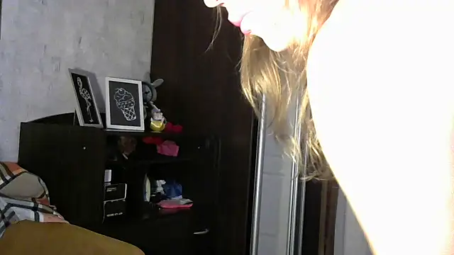 AngelinaLove28's cam snapshot