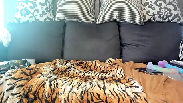 kinkykortney's cam snapshot