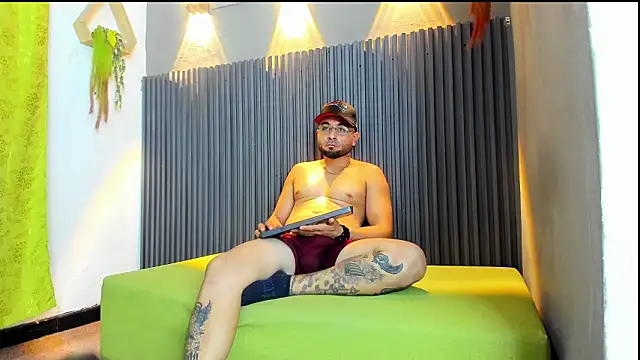 CHRISTIAN_PARKERR live sex cam