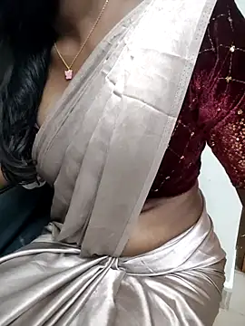 Tamilmallu-duskygirl03's cam snapshot