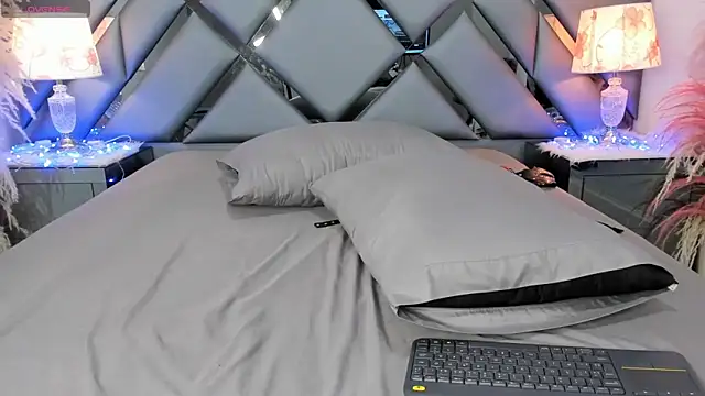 Milan_LewisS live sex cam