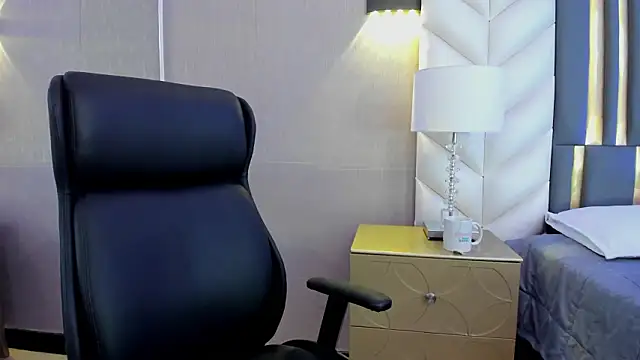 ChloeHarper_ live sex cam