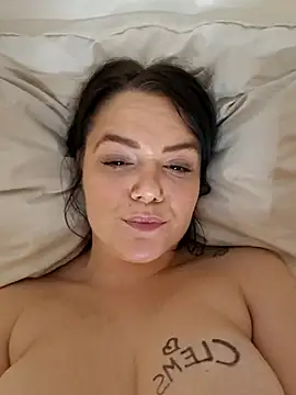 Xladycharme's cam snapshot