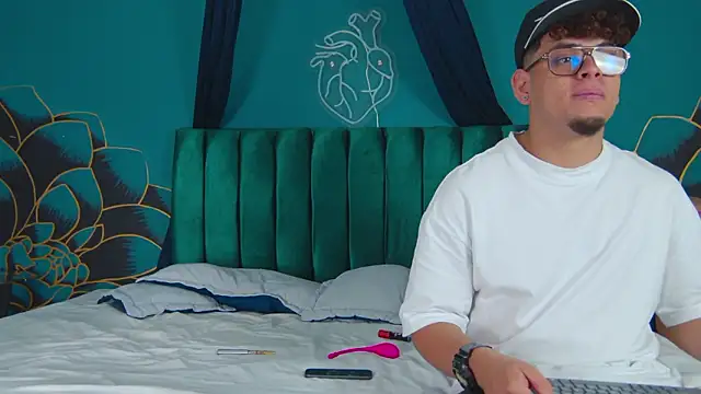 Kamie_SebasDolce's cam snapshot