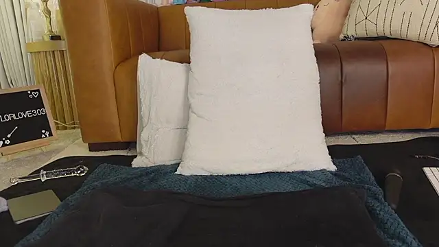 Taylorlove303 live sex cam