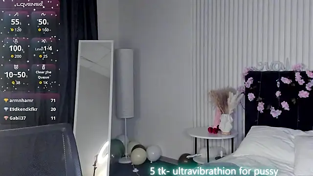 Luna_Vibee live sex cam