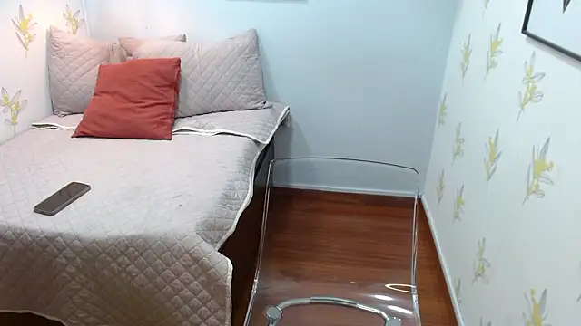 Laia_white's cam snapshot