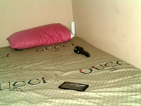 Cutenique's cam snapshot