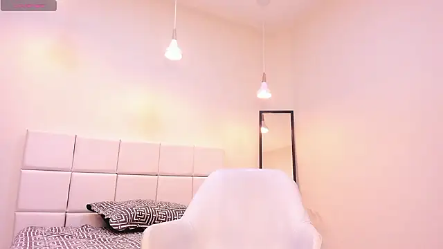 your_khloe's cam snapshot