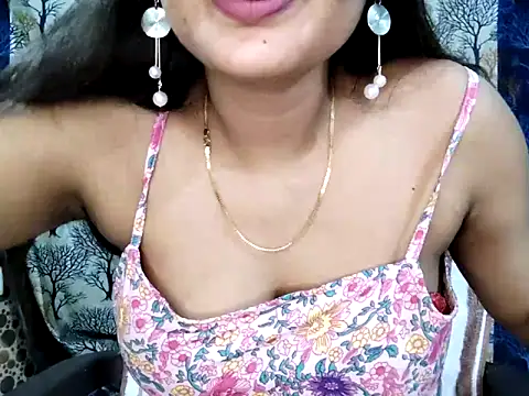 Aarvi_Arora's cam snapshot