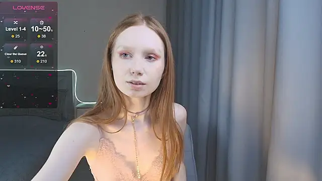 FoxyMira's cam snapshot