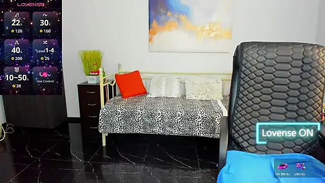 Julia_Dean's cam snapshot