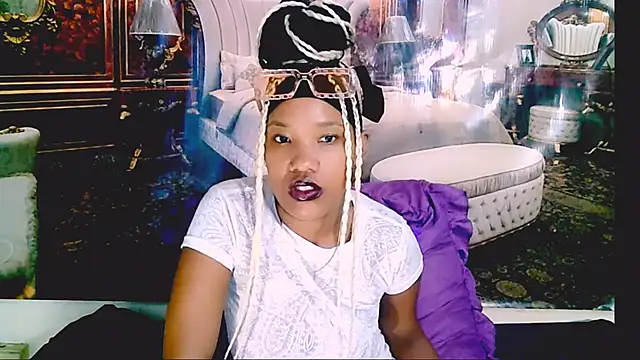 EroticSexyPrada's cam snapshot