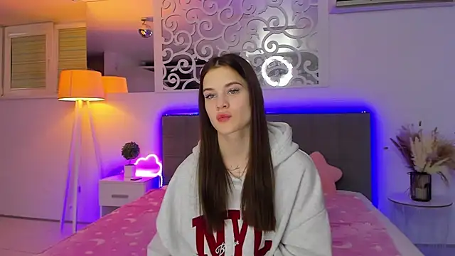 LuisaClover's cam snapshot