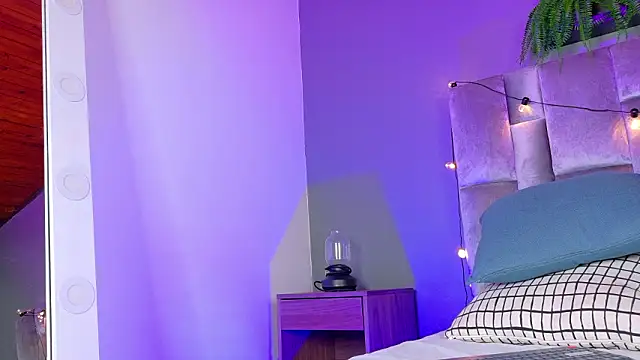 alaia-rogers live sex cam