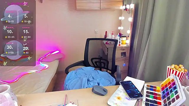 Alice_next_door's cam snapshot