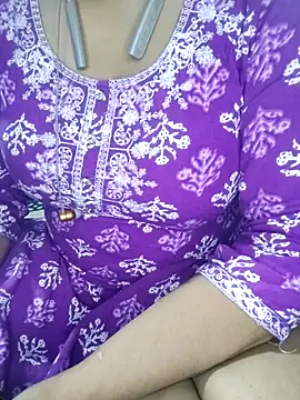 reena_hotry's cam snapshot