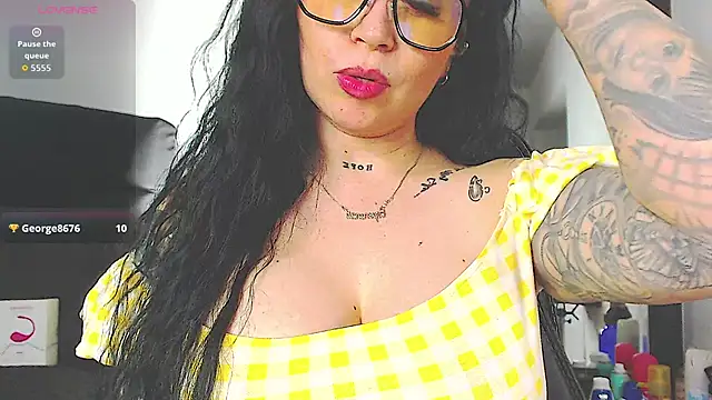 Vicky_hotmilf live sex cam