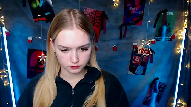 MademoiselleCl's cam snapshot