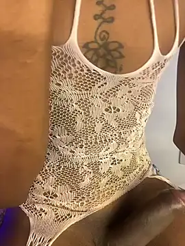 Mia_royal live sex cam