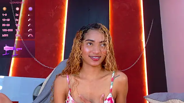 Charlotte_Love10's cam snapshot