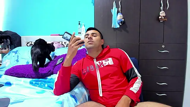 LazyandSniffer28 live sex cam