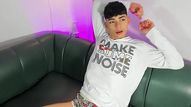 Peter_chase live sex cam