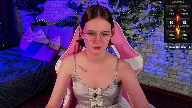 Mia_Mooore's cam snapshot