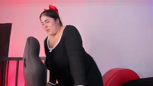 AmberiniHoffman live sex cam