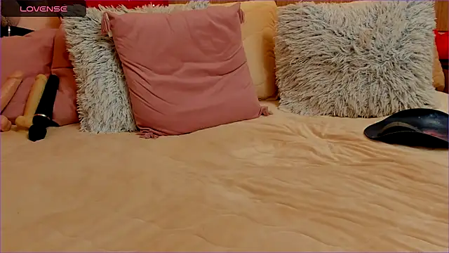 Diamond_Jenny's cam snapshot