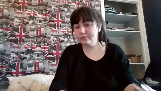 Lynylou's cam snapshot