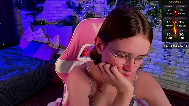 Mia_Mooore's cam snapshot