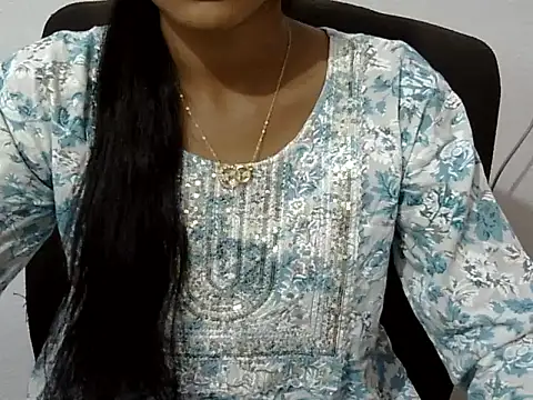 Khushi_v's cam snapshot