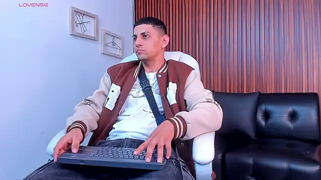 Alex_cute77's cam snapshot