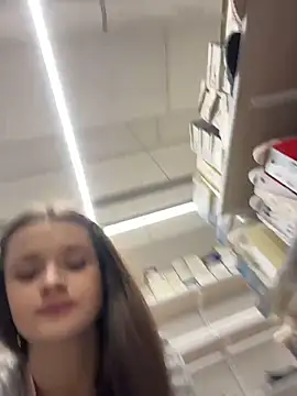 KittyQueeny live sex cam