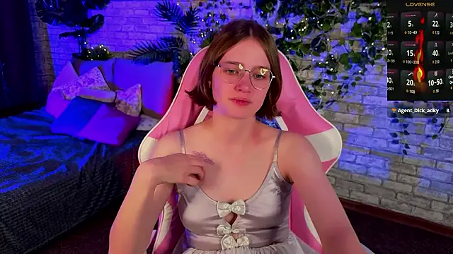 Mia_Mooore's cam snapshot